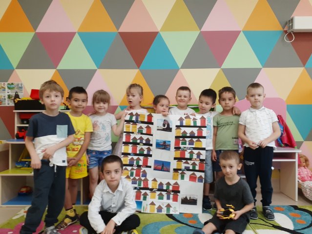 Аппликация в группе № 9 «Лучик».