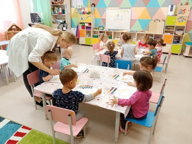 Рисование.  Тема: Листья жёлтые летят»
