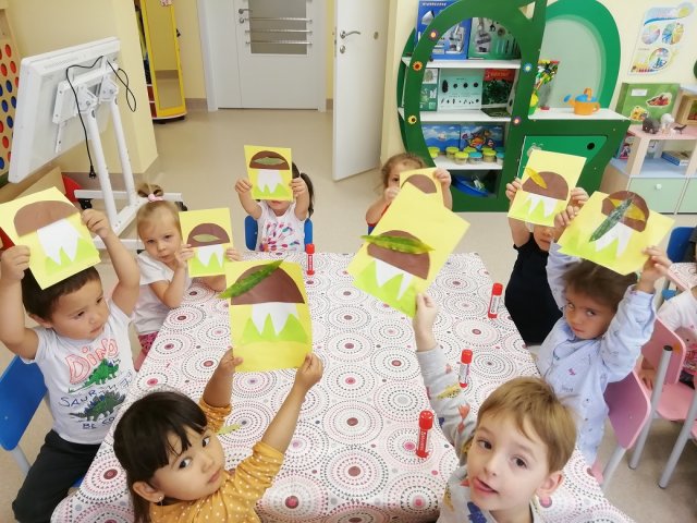   Аппликация. Тема «Грибочки для белочки». 
