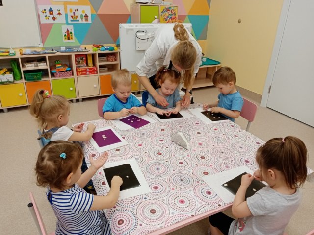 Художественно-эстетическое развитие. Лепка. Тема: «Снег идет»
