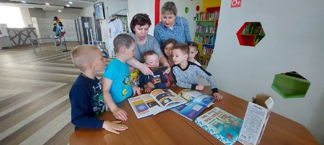 Экскурсия в библиотеку.
