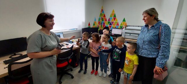Экскурсия в библиотеку.