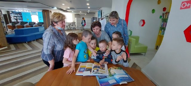 Экскурсия в библиотеку.